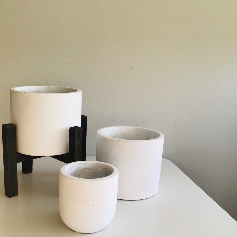 🇨🇦 Handcrafted in Canada - Matte White Concrete Planters Set